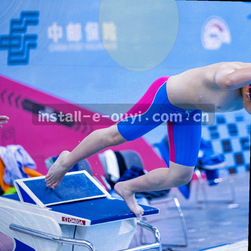三个线性图标依次为向下下载箭头、盾牌校验标记与书签设置符号，代表安装的三个步骤